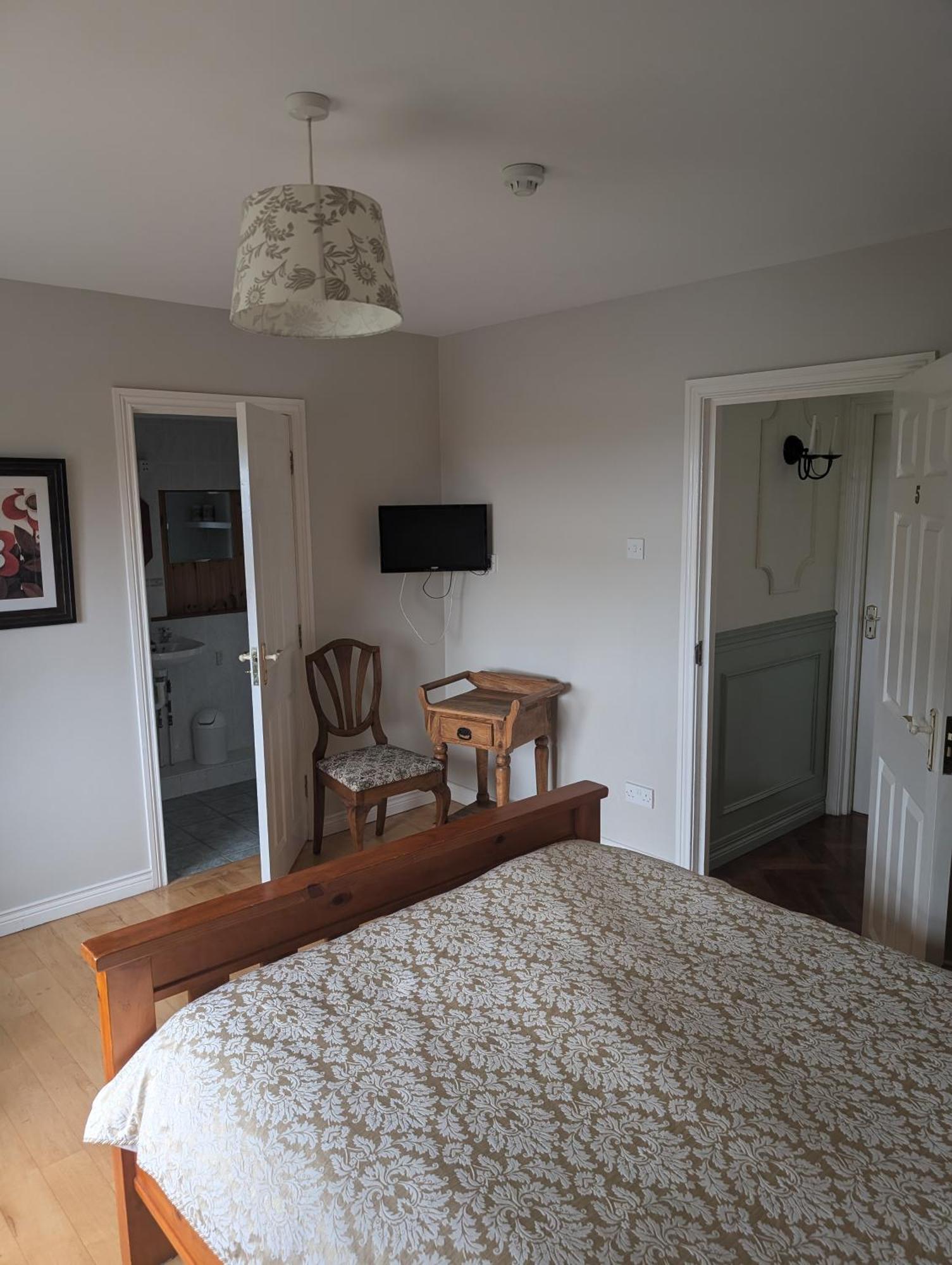 Clare House Bed & Breakfast Баликасъл Екстериор снимка